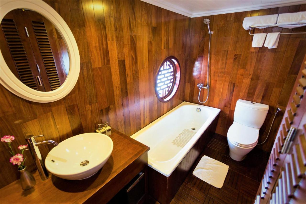 Le Journey Halong Bay Cruises Hotel Hạ Long-öböl Kültér fotó